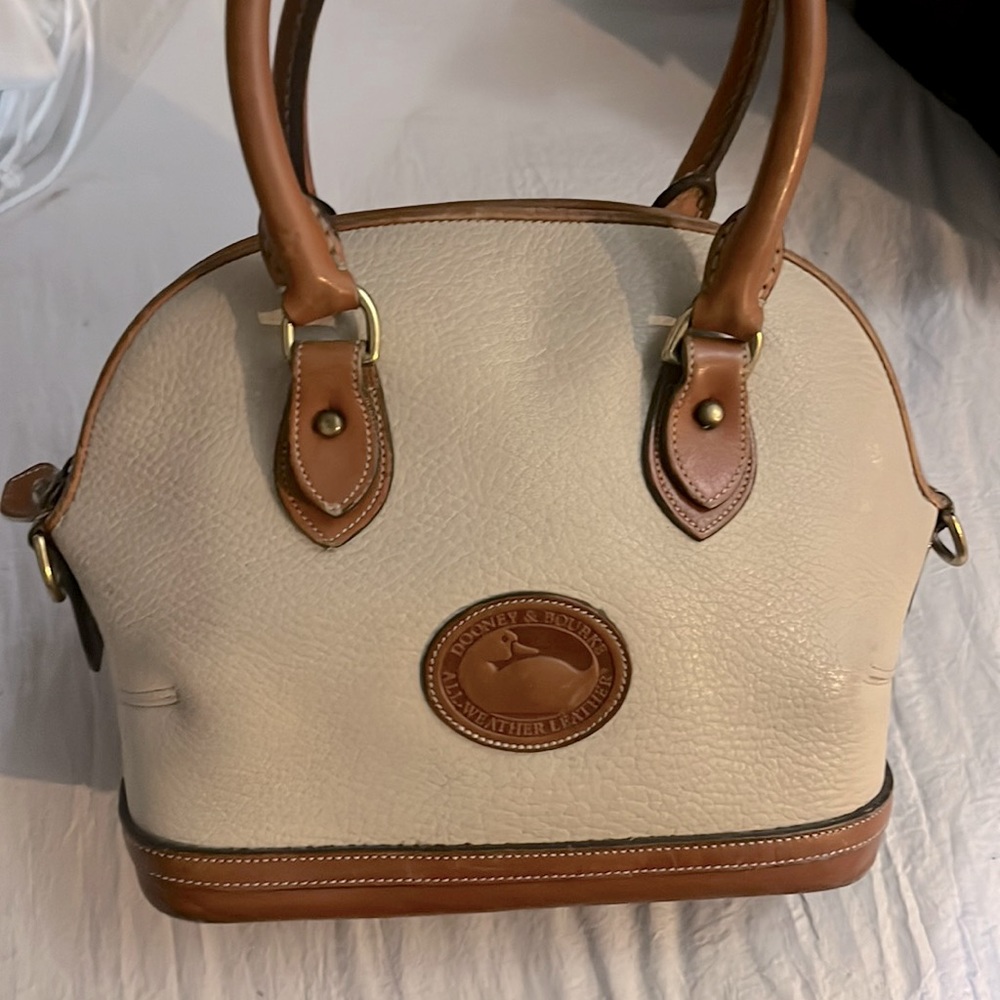Dooney & Bourke Satchel cream & leather handbag
